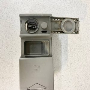 Дозатор - дтспенсер моющих средств посудомоечной машины (ПММ) Бош/Bosch 9000083064 демонтаж Дозатор - дтспенсер моющих средств посудомоечной машины (ПММ) Бош/Bosch 9000083064 демонтаж