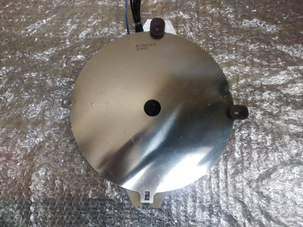 Индукционная конфорка варочной панели ELECTROLUX 20см 357226367B J2106151