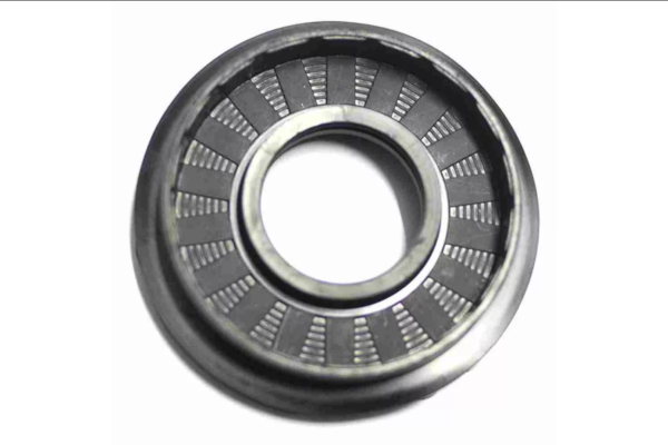 Сальник бака 35*72/84*11/18 SKL Сальник бака 35*72/84*11/18 SKL