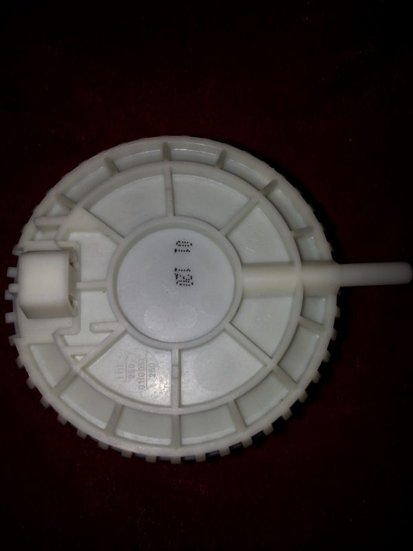 Прессостат датчик уровня воды для стиральных машин Electrolux 132364840(7920096) Прессостат датчик уровня воды для стиральных машин Electrolux 132364840(7920096)