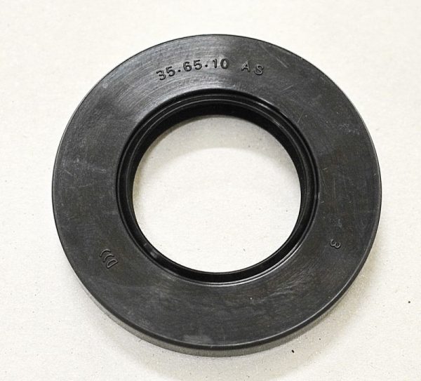 Сальник Бака 35*65*10