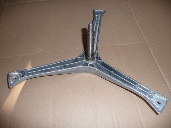 Крестовина стиральной машины Самсунг (Samsung) под болт 130мм DC97-00124B Крестовина стиральной машины Самсунг (Samsung) под болт 130мм DC97-00124B