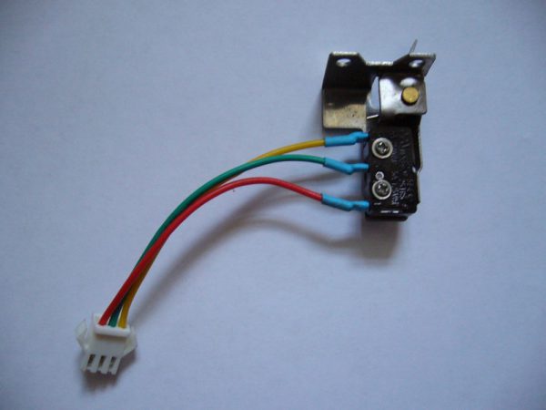 Микровыключатель с кронштейном (3 провода) Оазис,Вектор,Орион Микровыключатель с кронштейном (3 провода) Оазис,Вектор,Орион