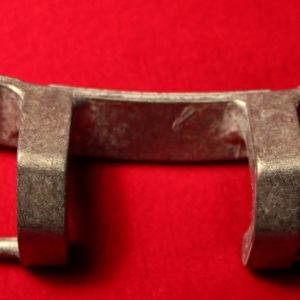 Петля люка для стиральной машины Vestel/Atlant/Whirpool 35007456