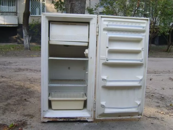 Уплотнитель двери 115*57, для холодитльника "ОКА - 3"