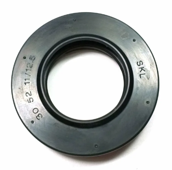 Сальник бака 30*52*11/12,5 SLB002CY, CY1006 SKL (двойной) Сальник бака 30*52*11/12,5 SLB002CY, CY1006 SKL (двойной)