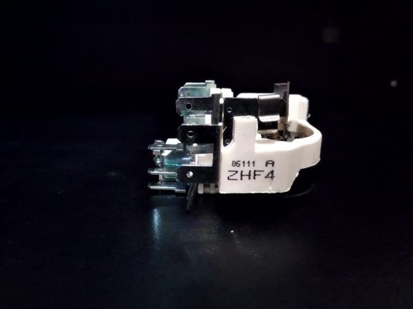 Пусковое реле компрессора ZHF-4 R600 Пусковое реле компрессора ZHF-4 R600