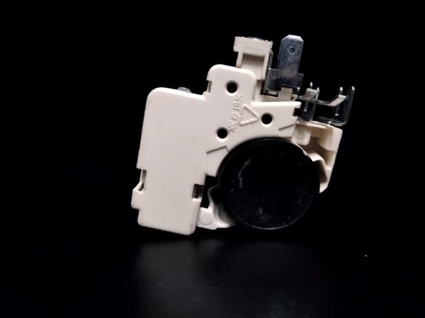 Пусковое реле компрессора ZAF-G R600