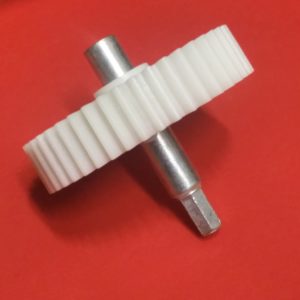 Шестеренка для мясорубки Универсальная с метал. валом, Ø77мм