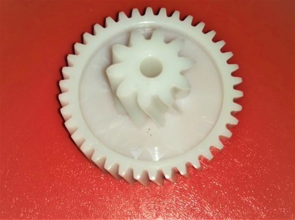 Шестеренка средняя Ø25/60 для мясорубок Midea MG2752