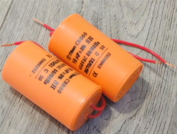 Конденсатор пусковой TITAN 16мкф, 450VAC, 50-60Hz CBB60-K 92645 Конденсатор пусковой TITAN 16мкф, 450VAC, 50-60Hz CBB60-K 92645