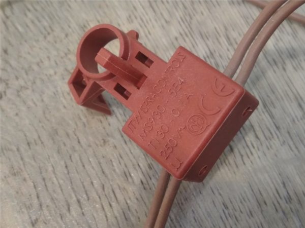 Блок розжига плиты Whirlpool 480121104524 C00312138 Блок розжига плиты Whirlpool 480121104524 C00312138