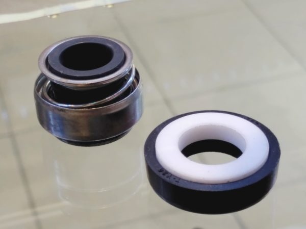 Сальник водяного насоса Сальник водяного насоса