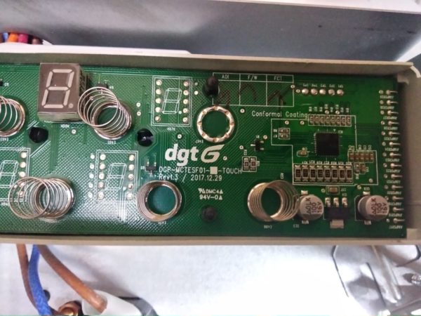 Плата управления DGB-MCTESF01 в корпусе варочной поверхности Simfer h30d12b001 Плата управления DGB-MCTESF01 в корпусе варочной поверхности Simfer h30d12b001