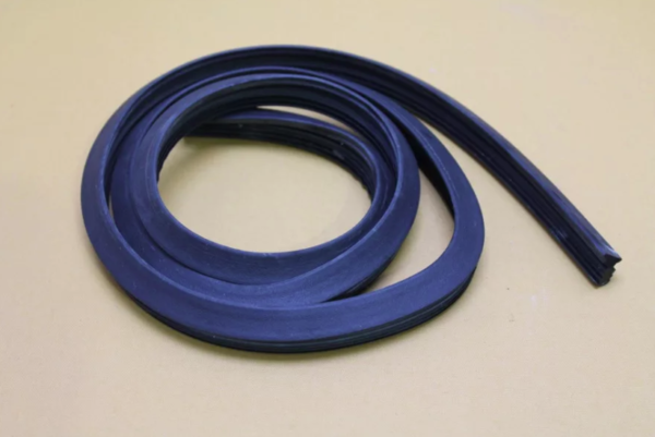 Уплотнитель ПММ C00141316 (L-1488mm)