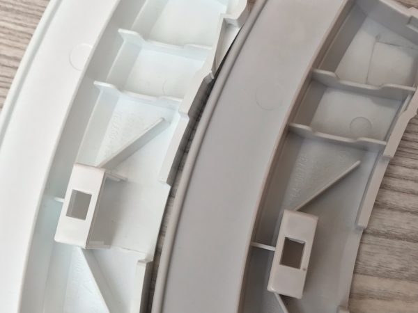 Ручка люка стиральной машины Samsung DС64-00773А белая/серая Ручка люка стиральной машины Samsung DС64-00773А белая/серая