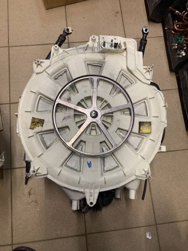 Бак INDESIT BWUA 51051 L S Бак INDESIT BWUA 51051 L S