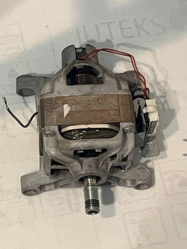 ДВИГАТЕЛЬ ДЛЯ СТИРАЛЬНОЙ МАШИНЫ Ariston WMSG7106BCIS