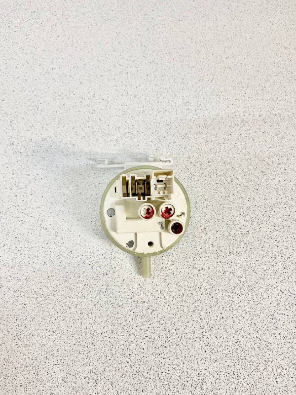 Датчик уровня 505II201 750-525-3000 9000164376 9000188245 воды к стиральной машине BOSCH (БОШ)