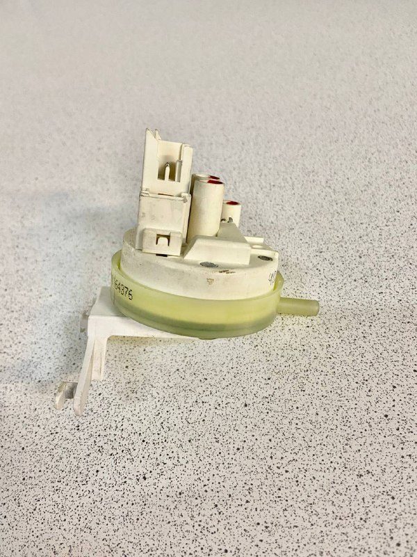 Датчик уровня 505II201 750-525-3000 9000164376 9000188245 воды к стиральной машине BOSCH (БОШ)