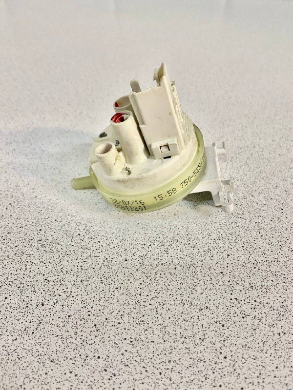 Датчик уровня 505II201 750-525-3000 9000164376 9000188245 воды к стиральной машине BOSCH (БОШ)