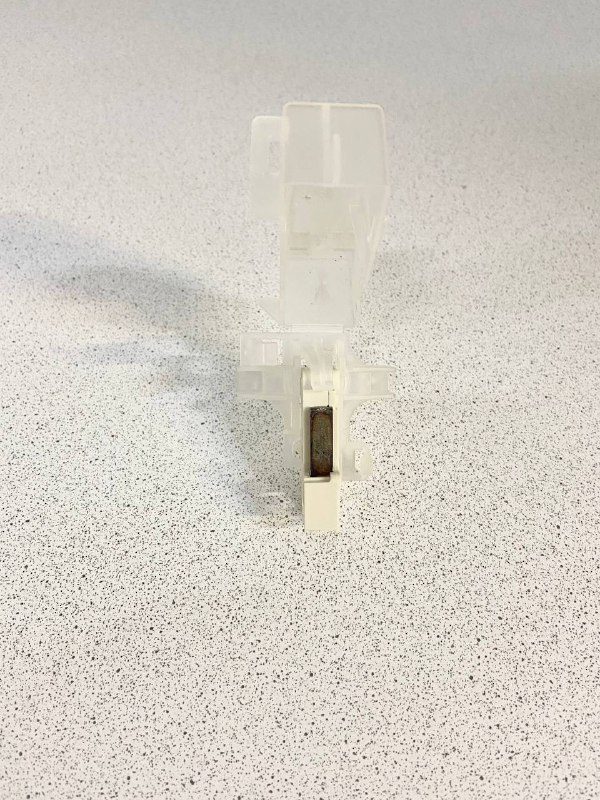 Оригинальный микропереключатель  Бош/Bosch Сименс/Siemens Neff  № 900050101 (Демонтаж)