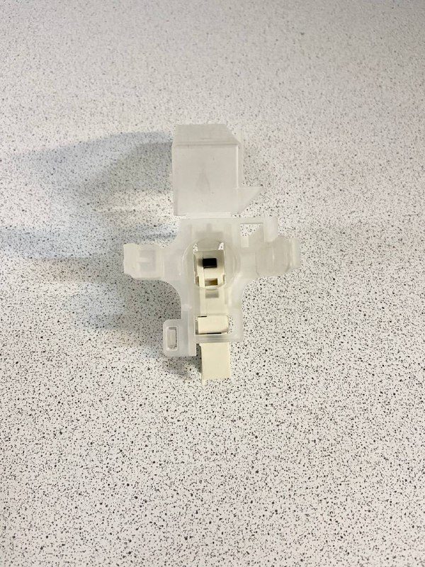 Оригинальный микропереключатель  Бош/Bosch Сименс/Siemens Neff  № 900050101 (Демонтаж)