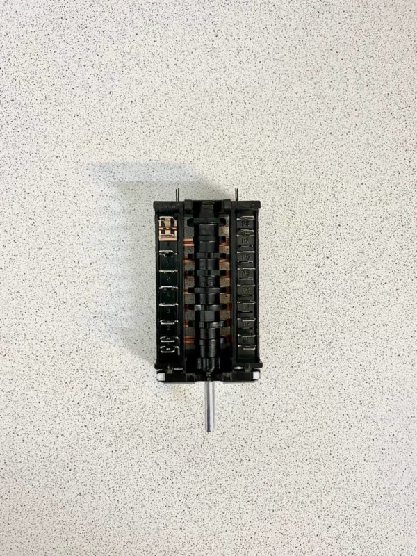 Переключатель 42.09000.046 8+0 позиц (Демонтаж) Переключатель 42.09000.046 8+0 позиц (Демонтаж)