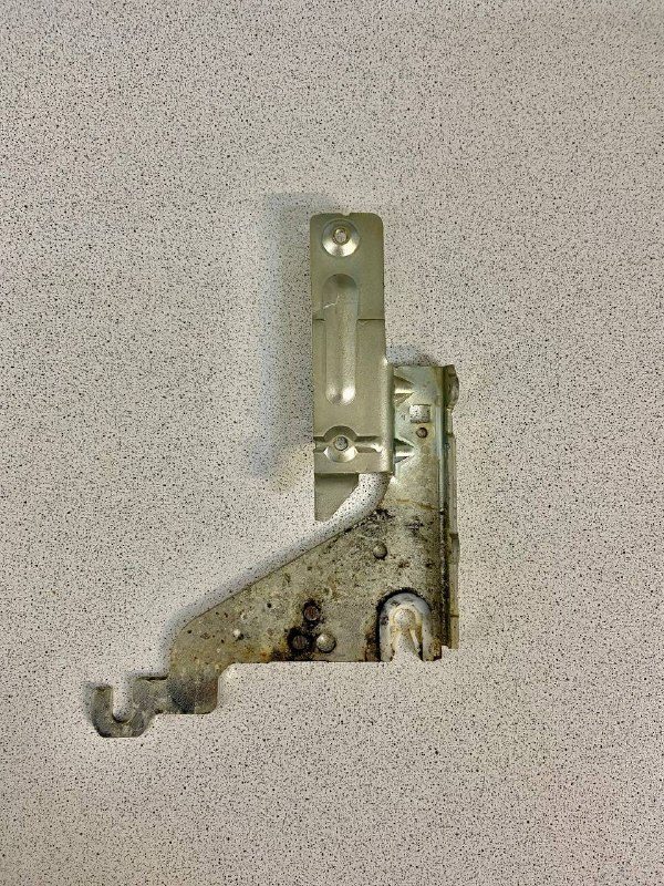 Петля левая для посудомоечных машин Бош/Bosch Сименс/Siemens