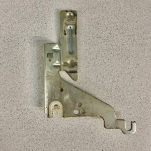 Петля левая для посудомоечных машин Бош/Bosch Сименс/Siemens