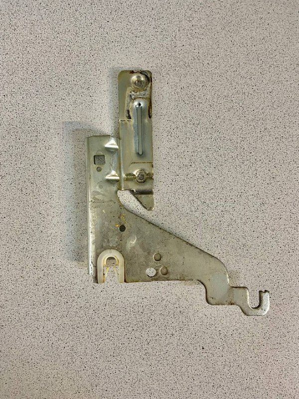 Петля левая для посудомоечных машин Бош/Bosch Сименс/Siemens