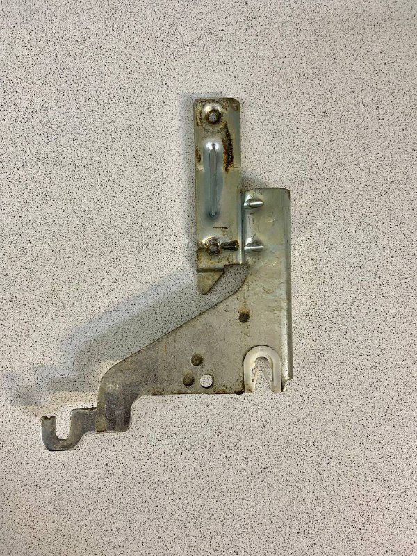 Петля правая для посудомоечных машин Бош/Bosch Сименс/Siemens