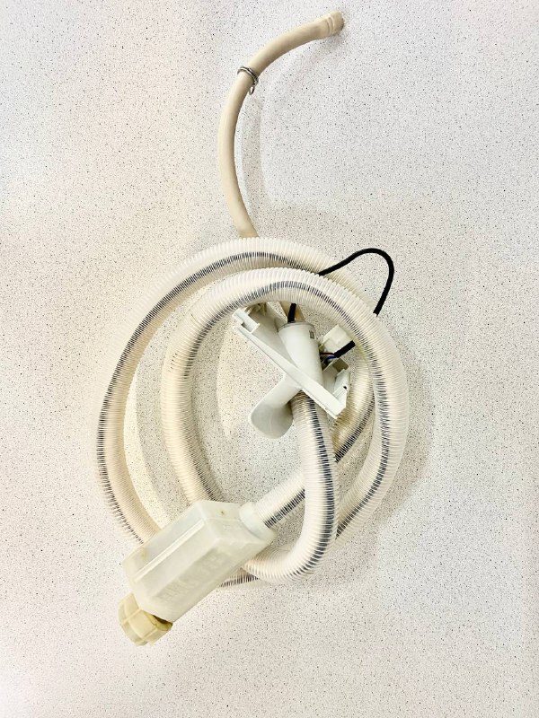 Шланг с аквастопом для посудомоечной машины BOSCH (БОШ) 9000268698 Шланг с аквастопом для посудомоечной машины BOSCH (БОШ) 9000268698