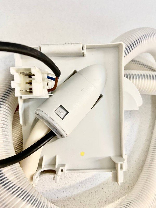 Шланг с аквастопом для посудомоечной машины BOSCH (БОШ) 9000268698 Шланг с аквастопом для посудомоечной машины BOSCH (БОШ) 9000268698