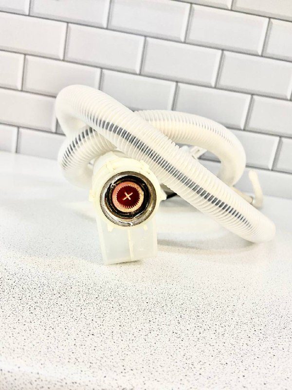 Шланг с аквастопом для посудомоечной машины BOSCH (БОШ) 9000268698 Шланг с аквастопом для посудомоечной машины BOSCH (БОШ) 9000268698