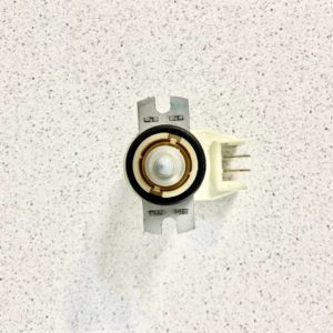 ЭЛЕКТРОМАГНИТНЫЙ КЛАПАН ДЛЯ ПОСУДОМОЕЧНОЙ МАШИНЫ Бош/BOSCH Сименс/SIEMENS NEFF 166875